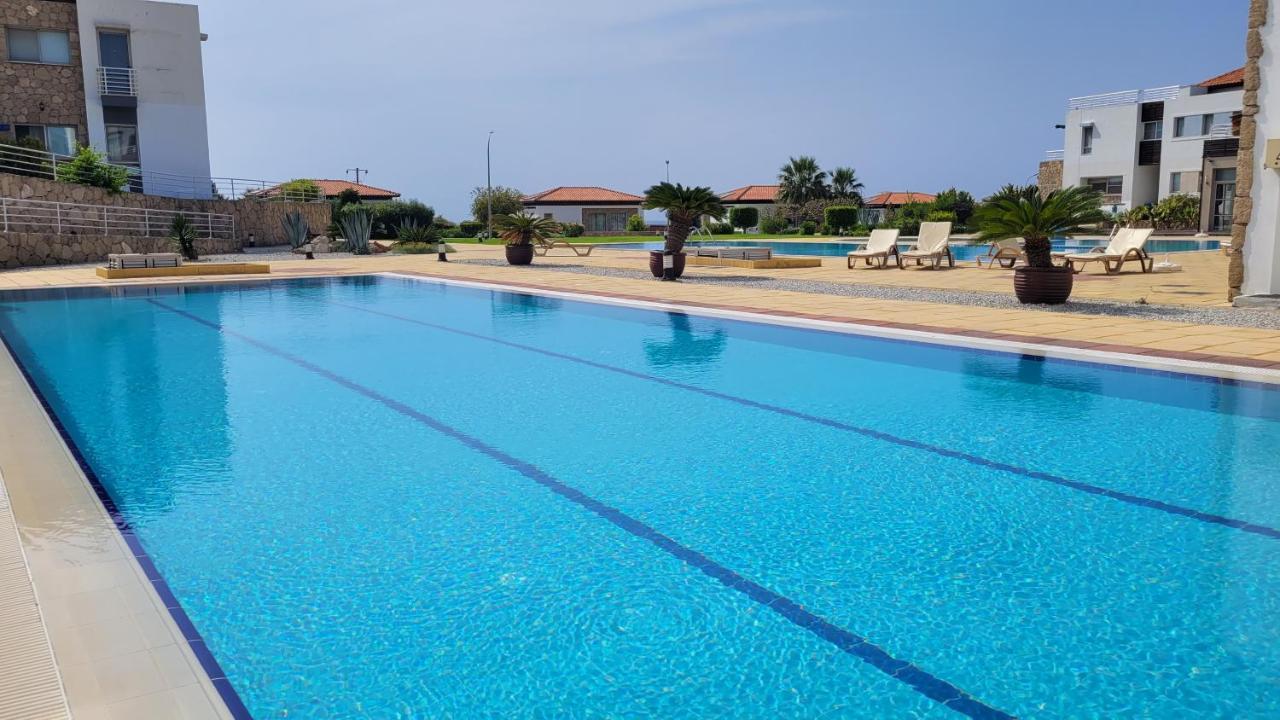 Sea And Mountain View Beachfront Penthouse Yali エクステリア 写真