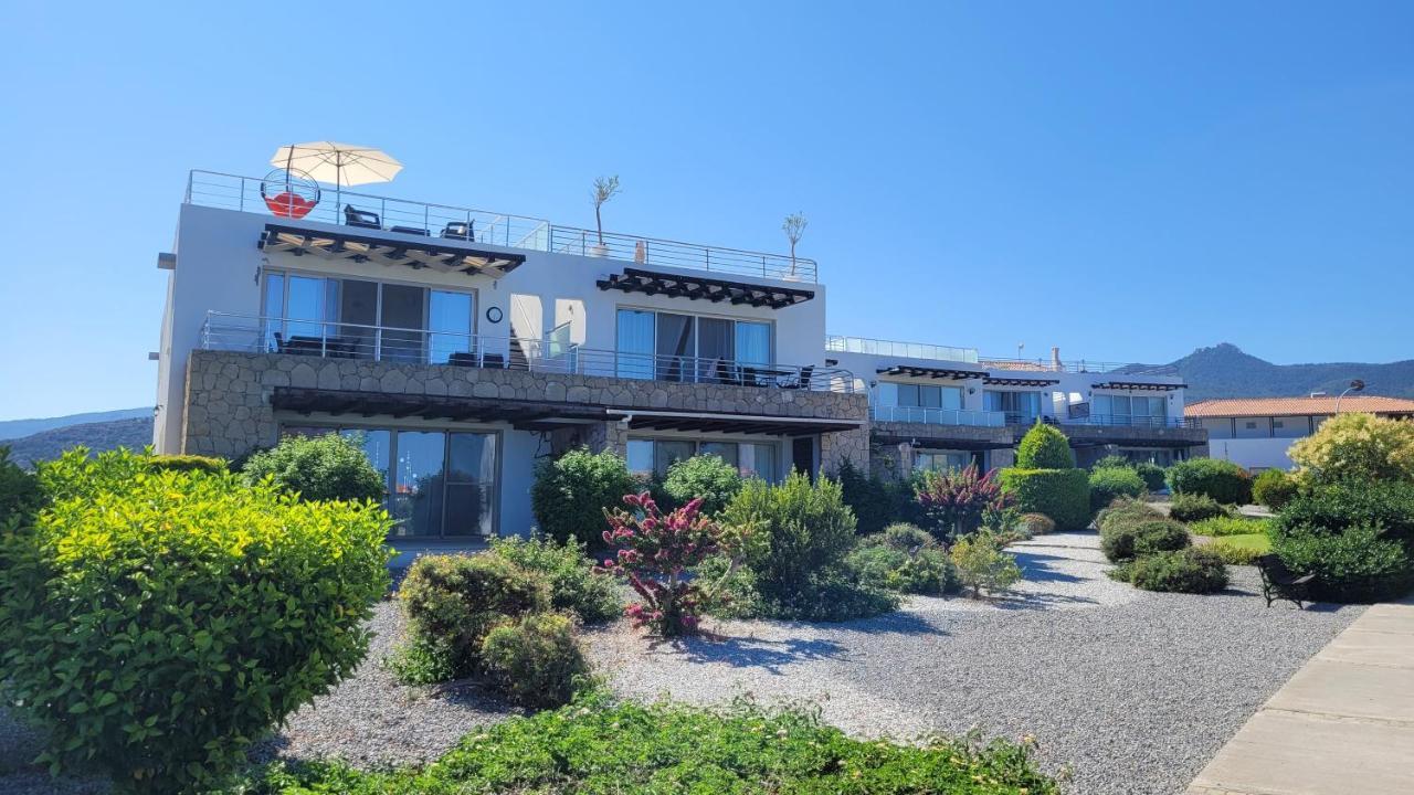 Sea And Mountain View Beachfront Penthouse Yali エクステリア 写真