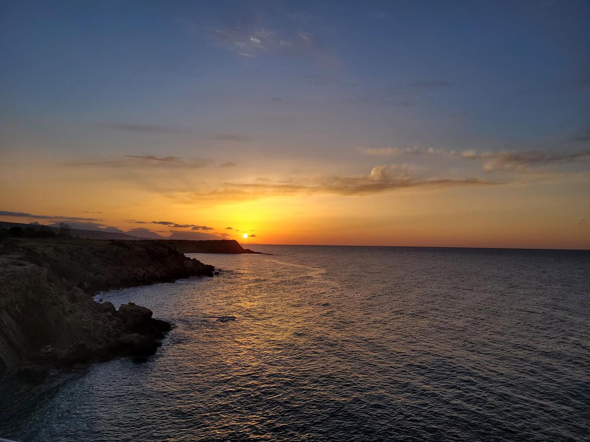Sea And Mountain View Beachfront Penthouse Yali エクステリア 写真